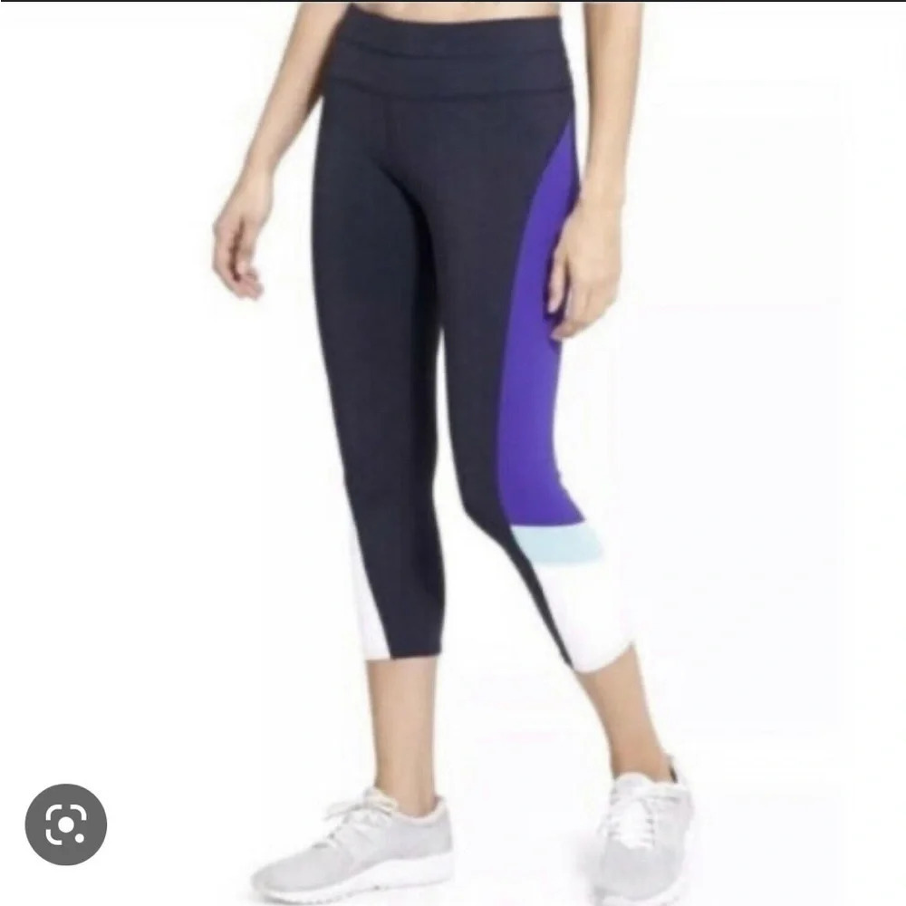 NWOT ATHLETA SONAR CAPRI LEGGINGS